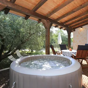 Hacienda Mia With Yacuzzi And Free Parking Zadar