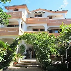 apartments-vila-ida.primorje-gorskikotar.com/